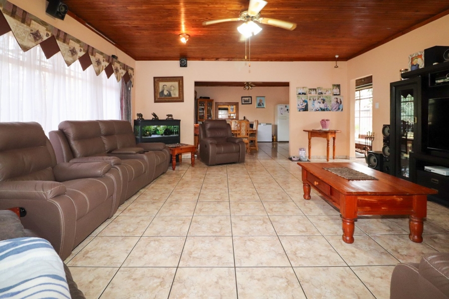 4 Bedroom Property for Sale in La Hoff North West